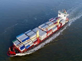 Containership charter market closes 2025 with solid rates across most vessel sizes
