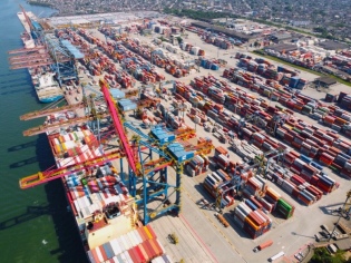 Shipping lines announce freight rate increases to Latin America as rates on major global routes trend downward